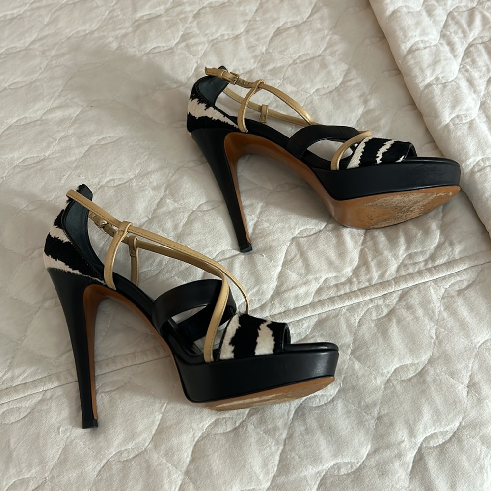 Shoes - Picture 3 of 4